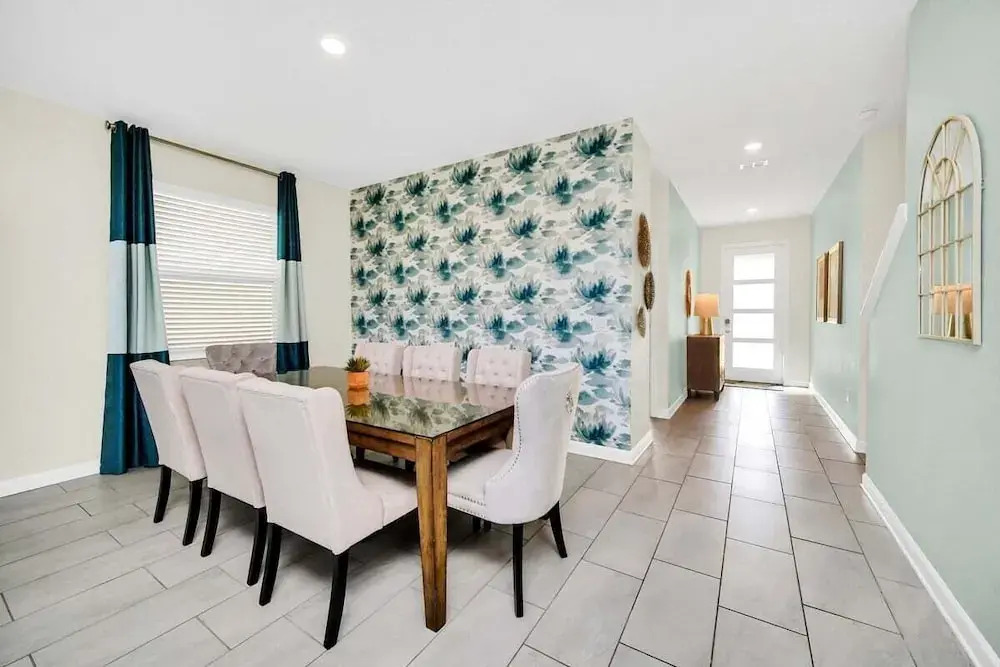 2758bd · Dazzling 5BR Villa in Storey Lake With Pool & Spa