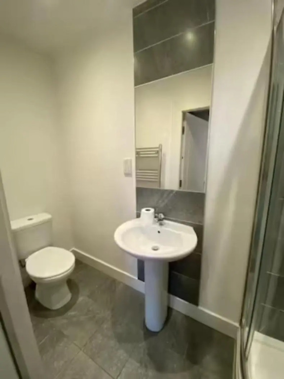 Extra Large Six Bed Six Bath Townhouse