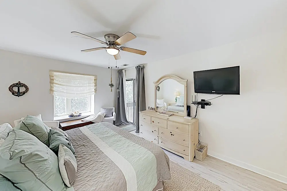 Lavish Villa at South Beach Marina condo