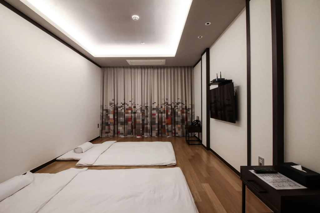 Golden Tulip Ever Yongin Hotel