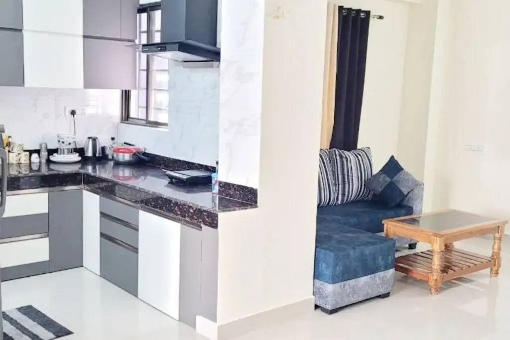 Entire Apartment -Pradhan Nagar Middle of the city