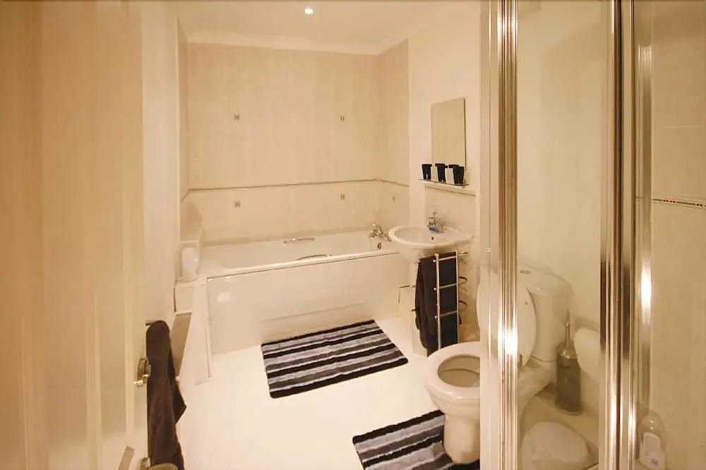 Langton Court Apartment