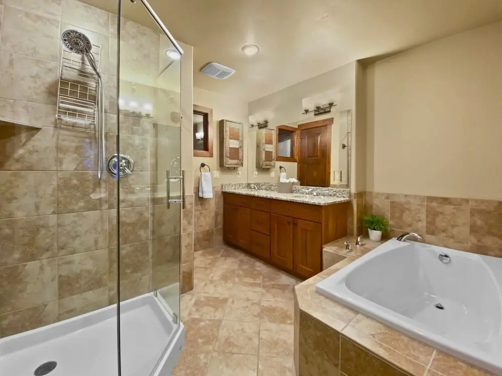Dewey Placer Lodge 3 Bedroom Home by Redawning
