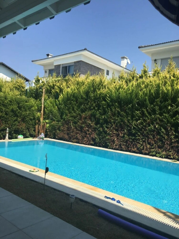Ozel Havuzlu Luks Villa