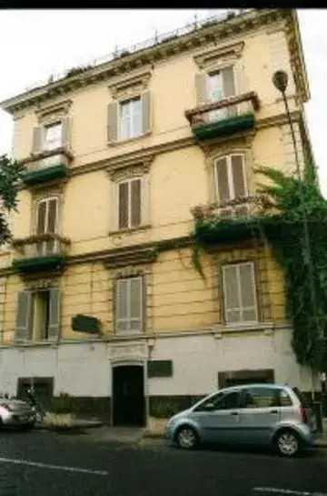 Hotel Crispi