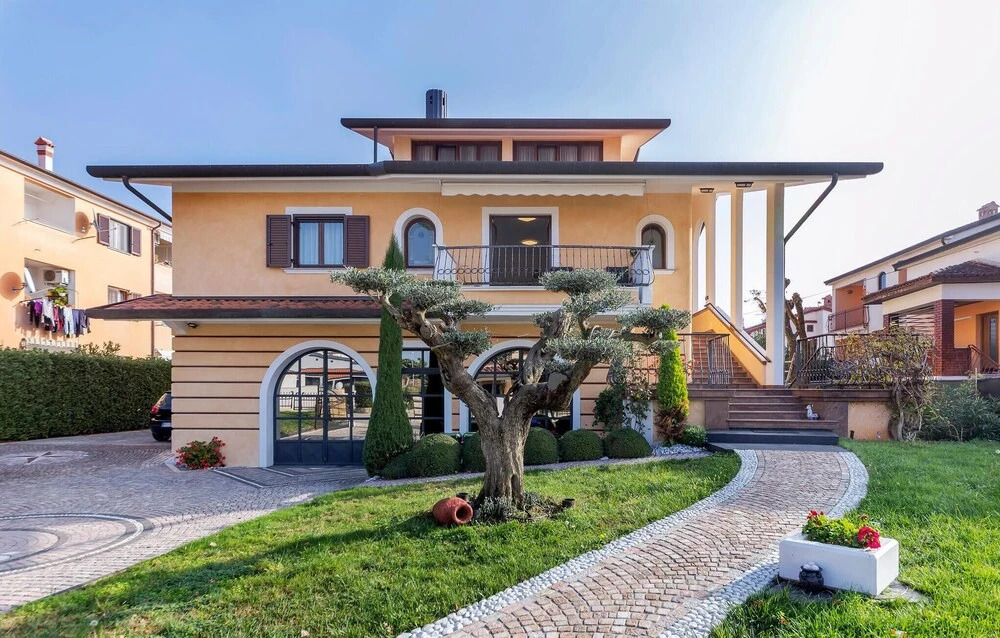 Stunning Apartment in Rovinj With Wifi and Outdoor Swimming Pool