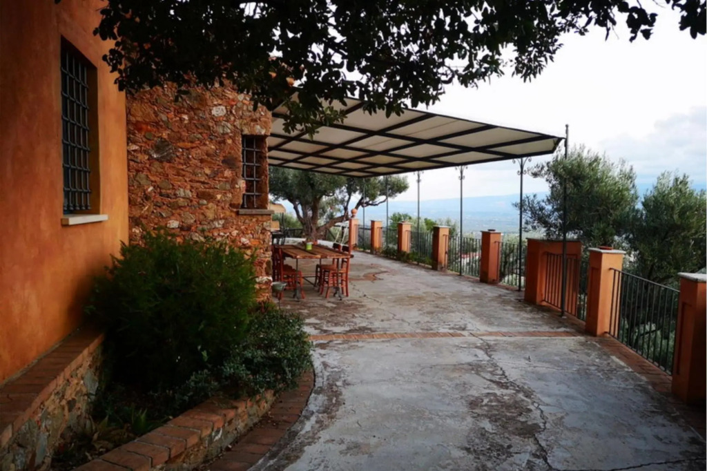 Villa with private pool beside the beaches of Tyrrhenian sea-Villa dei Feaci