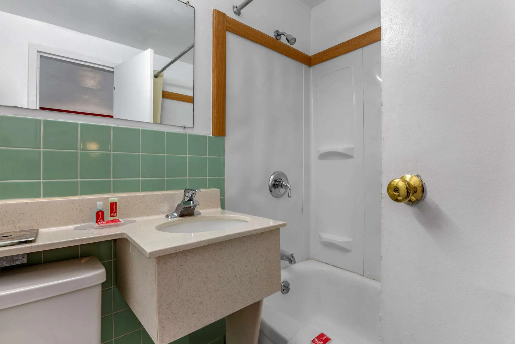 Econo Lodge Lee - Great Barrington