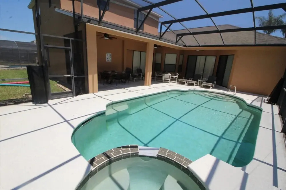 Large 5 bed Pool Home With Excellent Privacy - 440