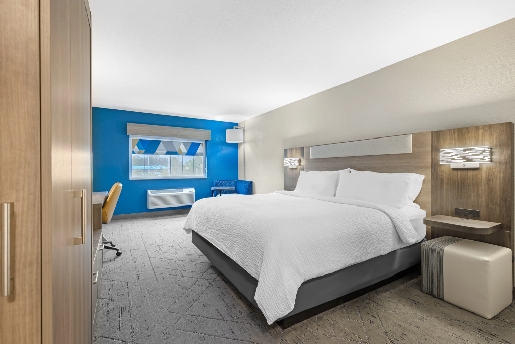 Holiday Inn Express Hotel & Suites Charlotte by IHG