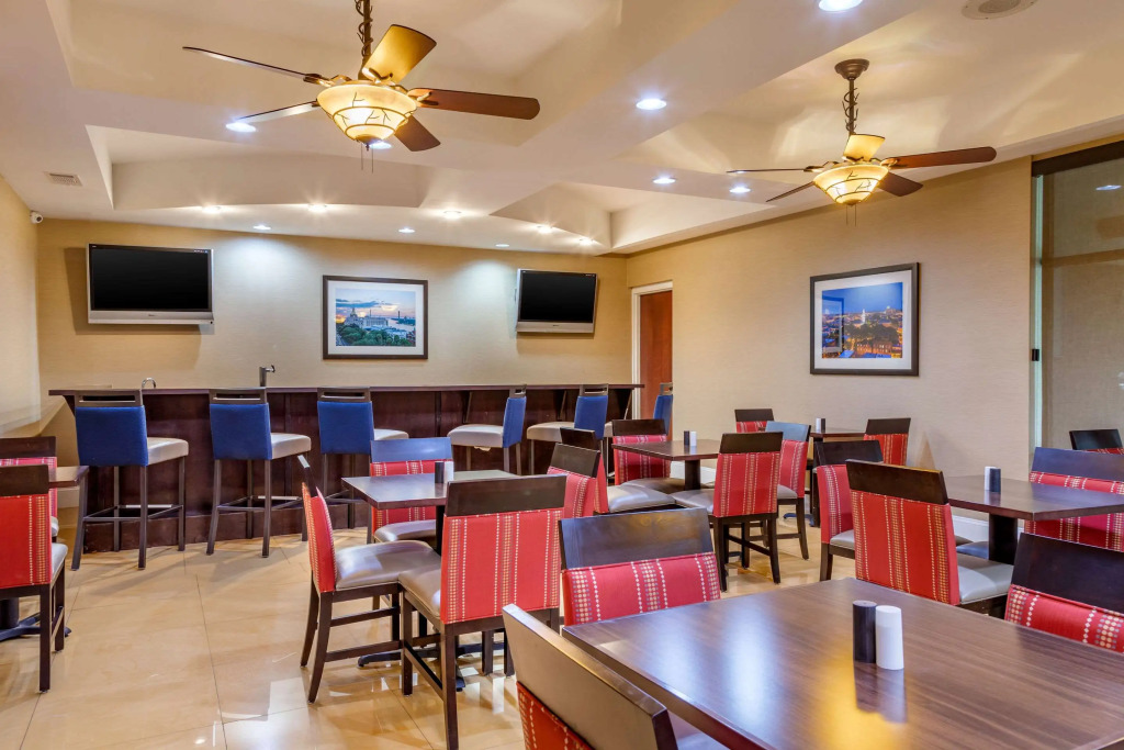 Comfort Suites Savannah Gateway I-95