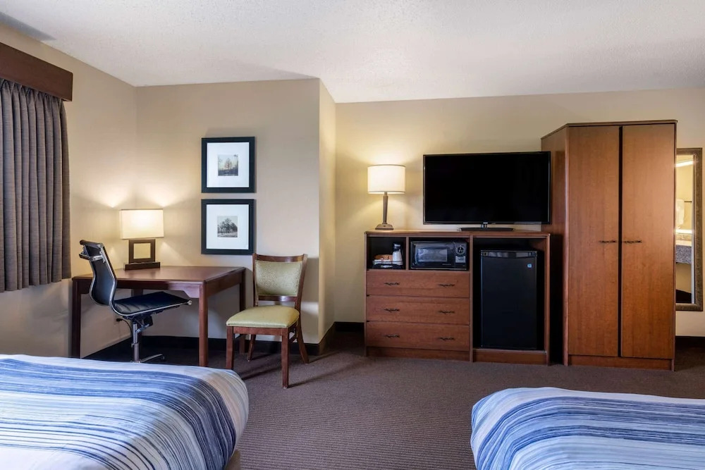 AmericInn Two Harbors