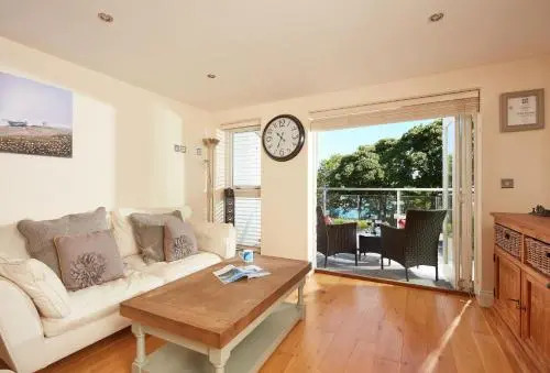 1 Sandy Lane