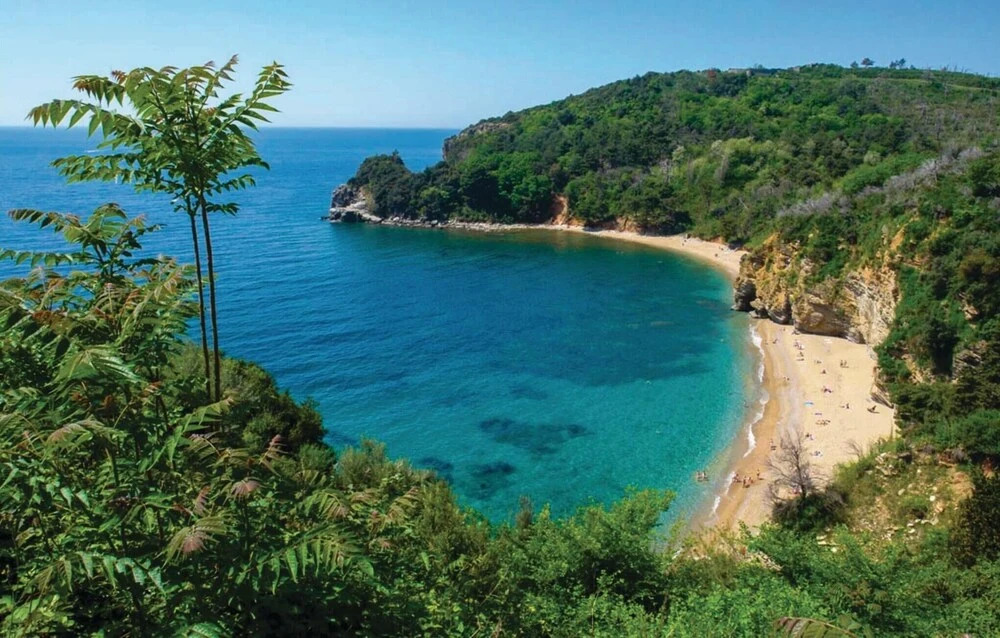 Awesome Home in Budva With Wifi, 2 Bedrooms and Outdoor Swimming Pool
