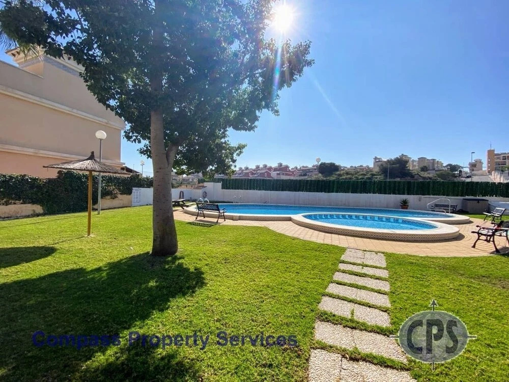 Entre Golf Townhouse which sleep 6 & Com Pool VM17