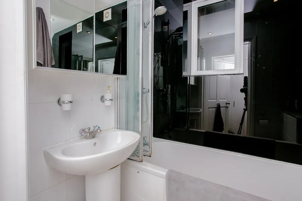 Modern Flat in West Kensington