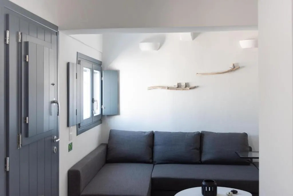 PHOS Brand New House with small Pool in Isterni