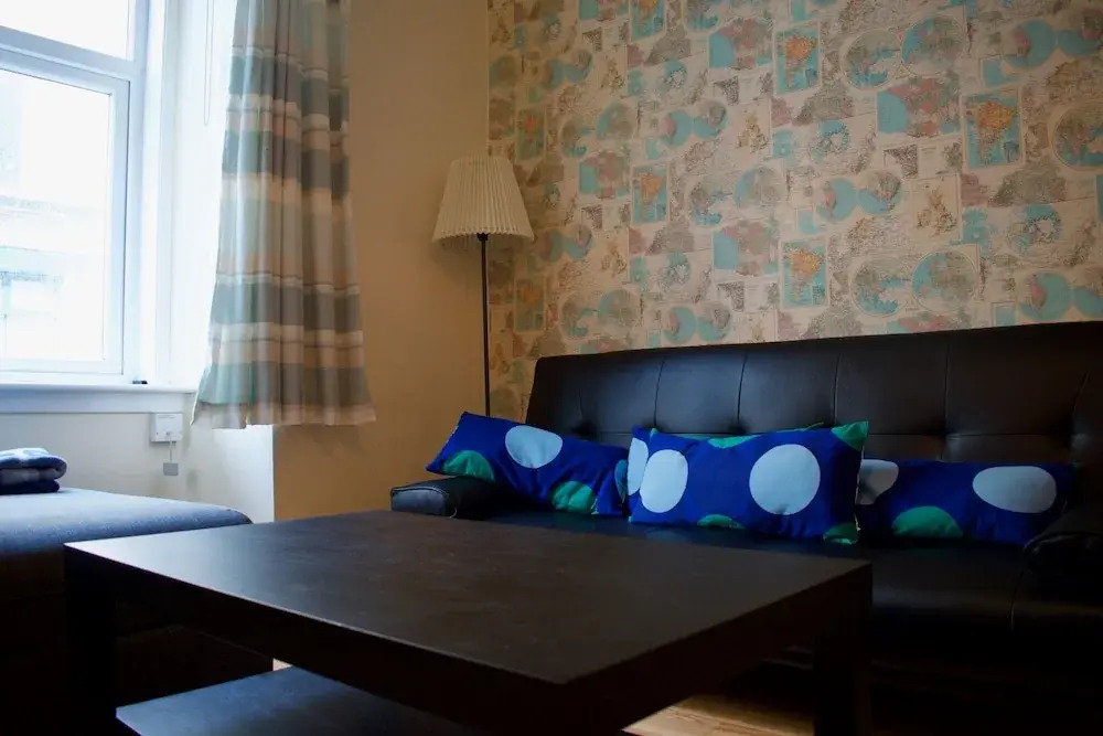 Central & Comfortable Flat - Sleeps 4