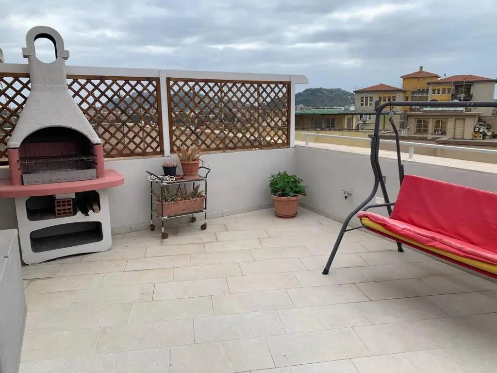 Nuovo attico con terrazza 5 minuti dal mare