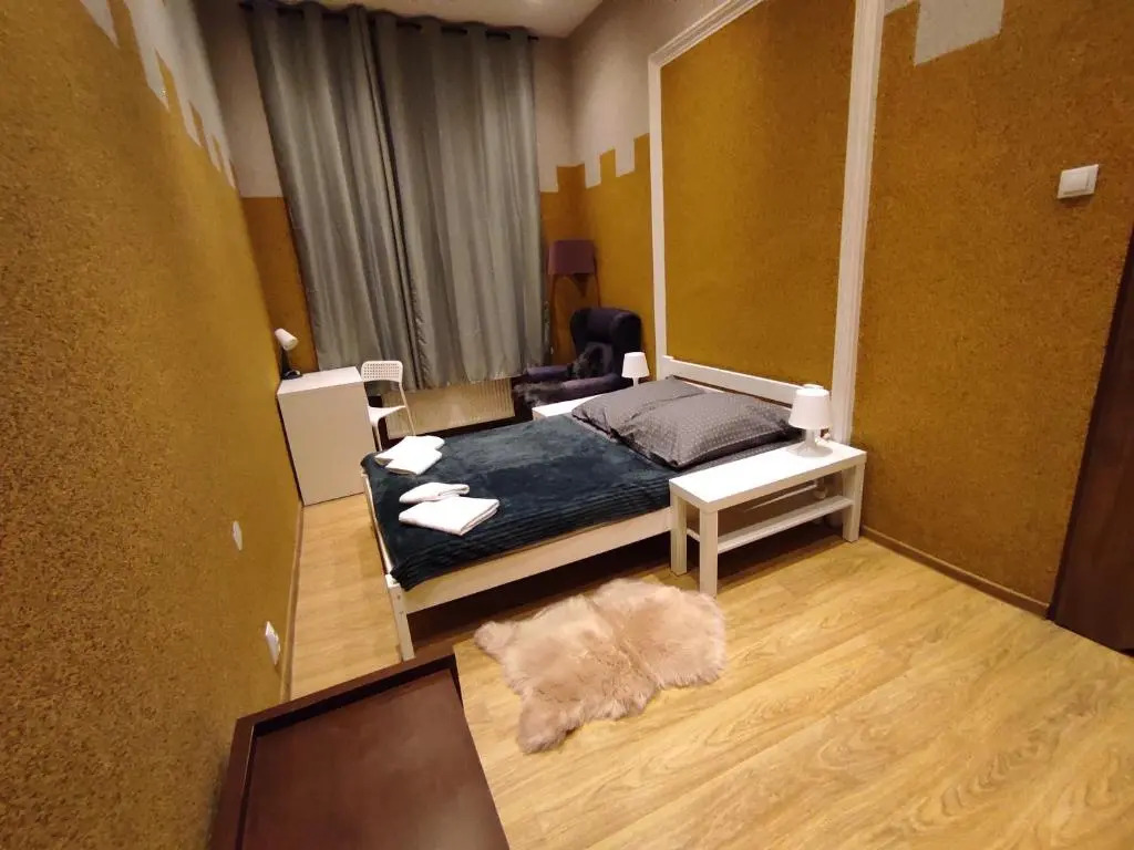 West.13 Guest Rooms