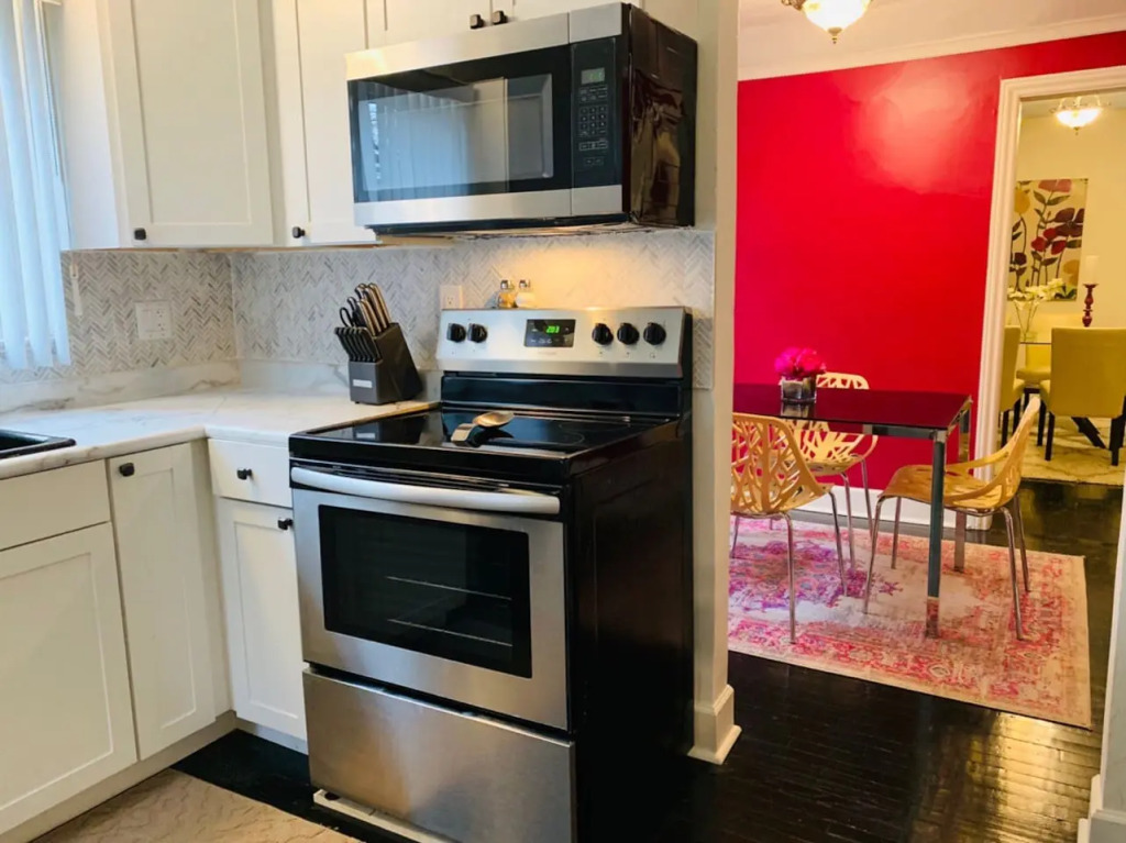 Spacious Luxury Home 5 min to Detroit Golf Club 4 car Free Parking