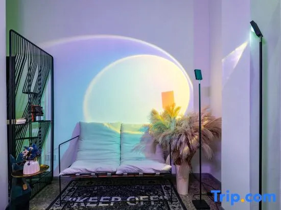 Sanya Miyue·Light Luxury Surfing Seaview Guesthouse (Wuzhizhou Island Houhai Store)