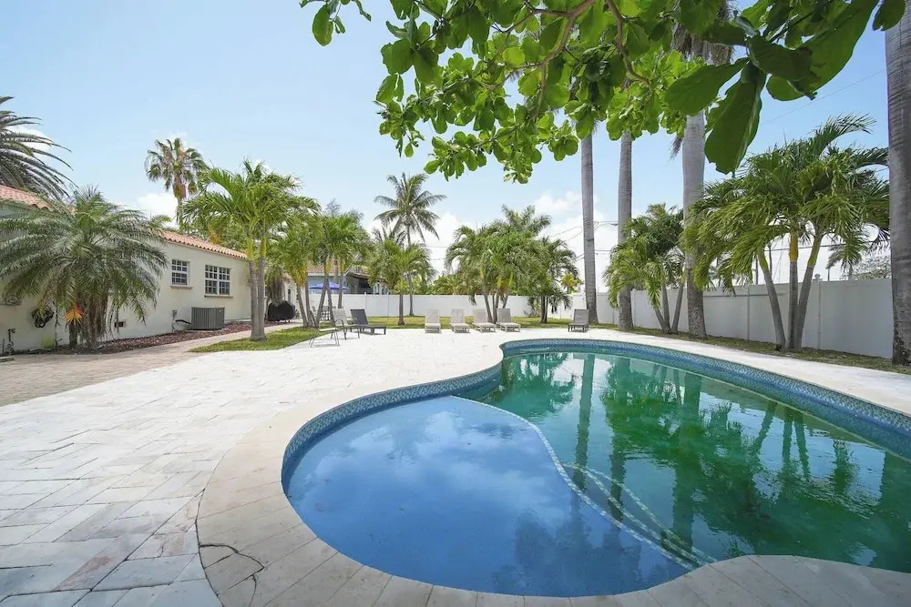 Hollywood Beach Bliss Villa Sleeps 10