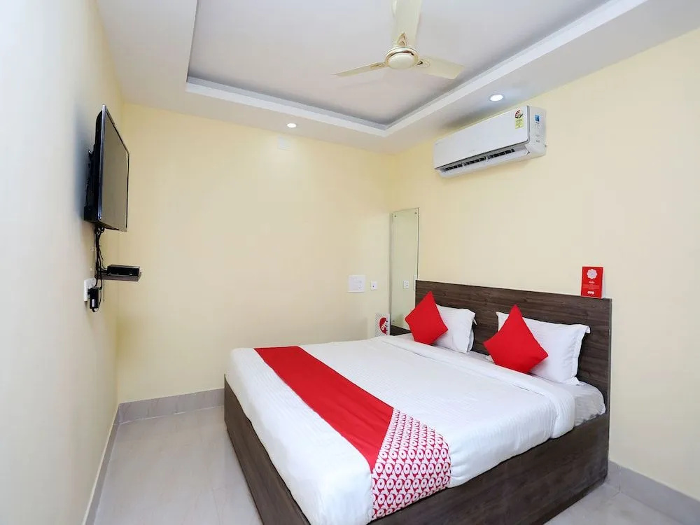 Oyo 15441 Apollo Paradise Guest House