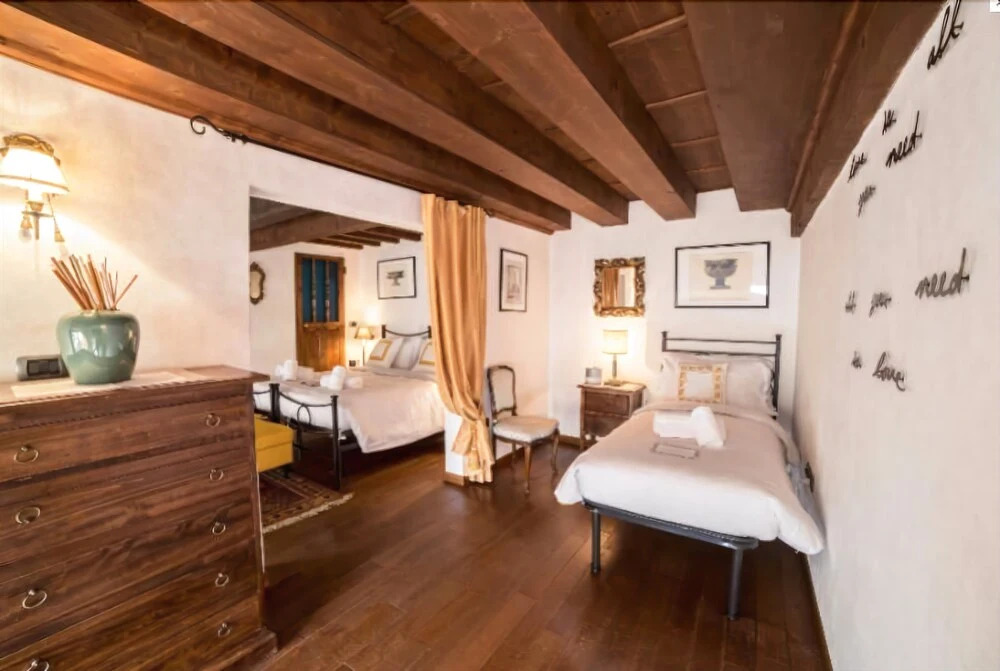 Hemeras Boutique House Servi