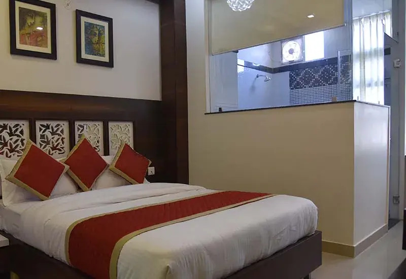 OYO 10391 Hotel Royal Sunshine