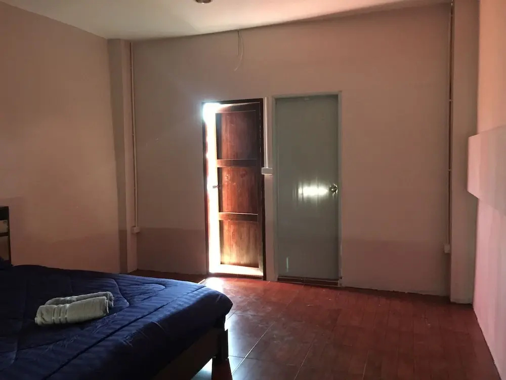 SMILE HOME GUESTHOUSE