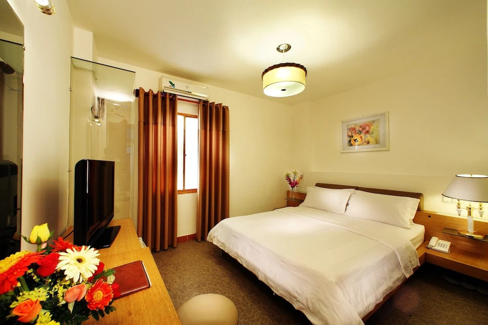 A  Em 150 Le Thanh Ton Hotel