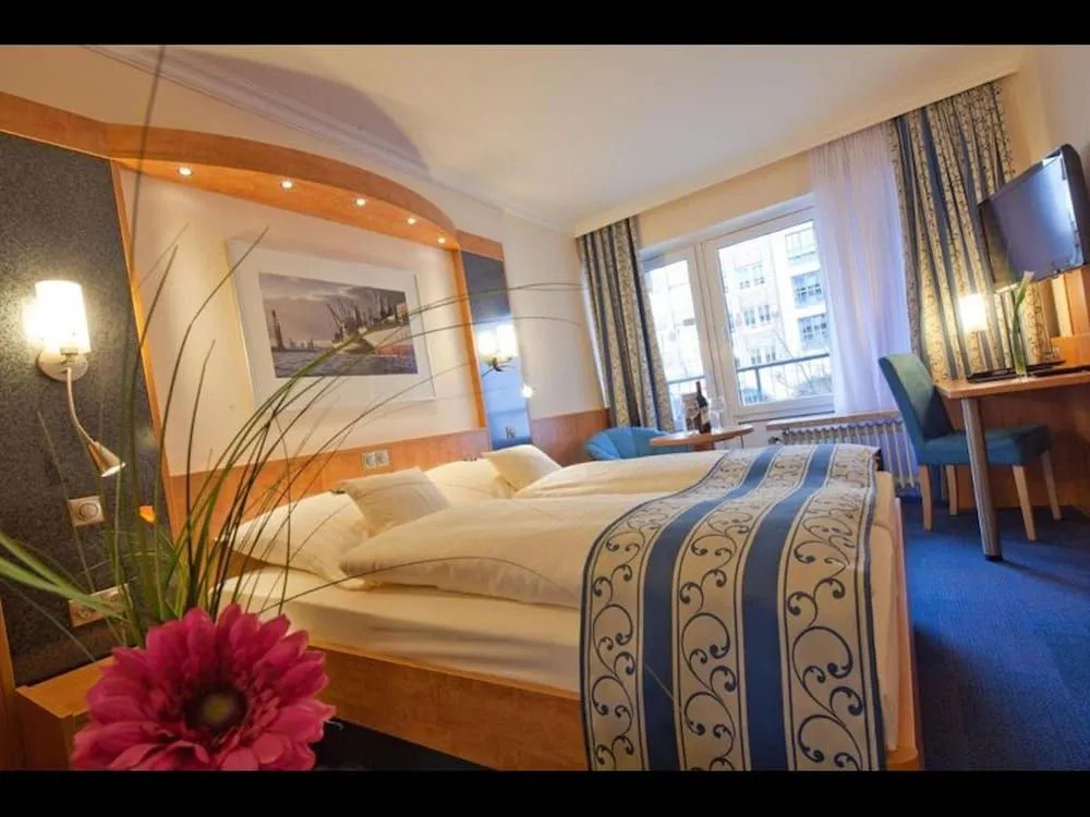 Room-studio for 2 People in Hamburg Mitt