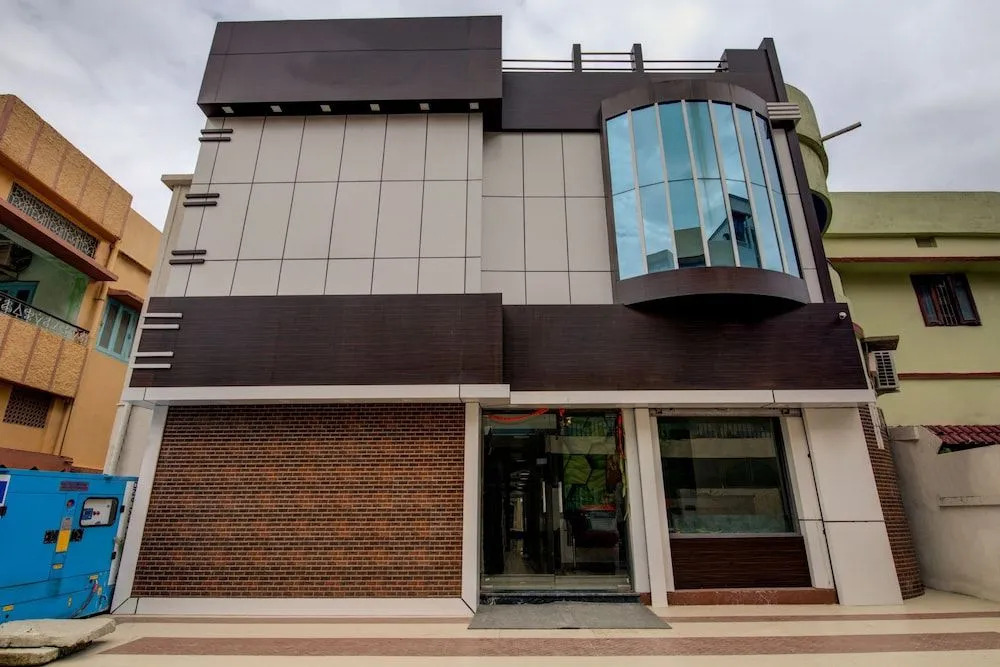 OYO 29204 Hotel Blue Sapphire