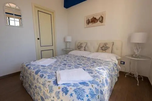 Taormina Isola Bella Apartment - Taormina Holidays