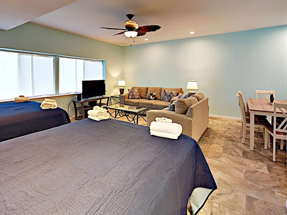 27 Sea Isle Village Studio Bedroom 1 Bathroom Condo