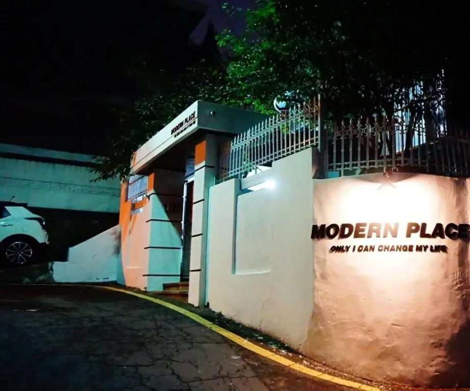 Modern Place Hostel