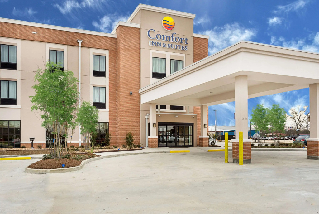 Pennant Hotel & Suites
