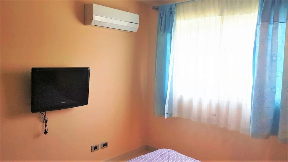 1 bed Condo With Direct Pool Access - Sleeps 2