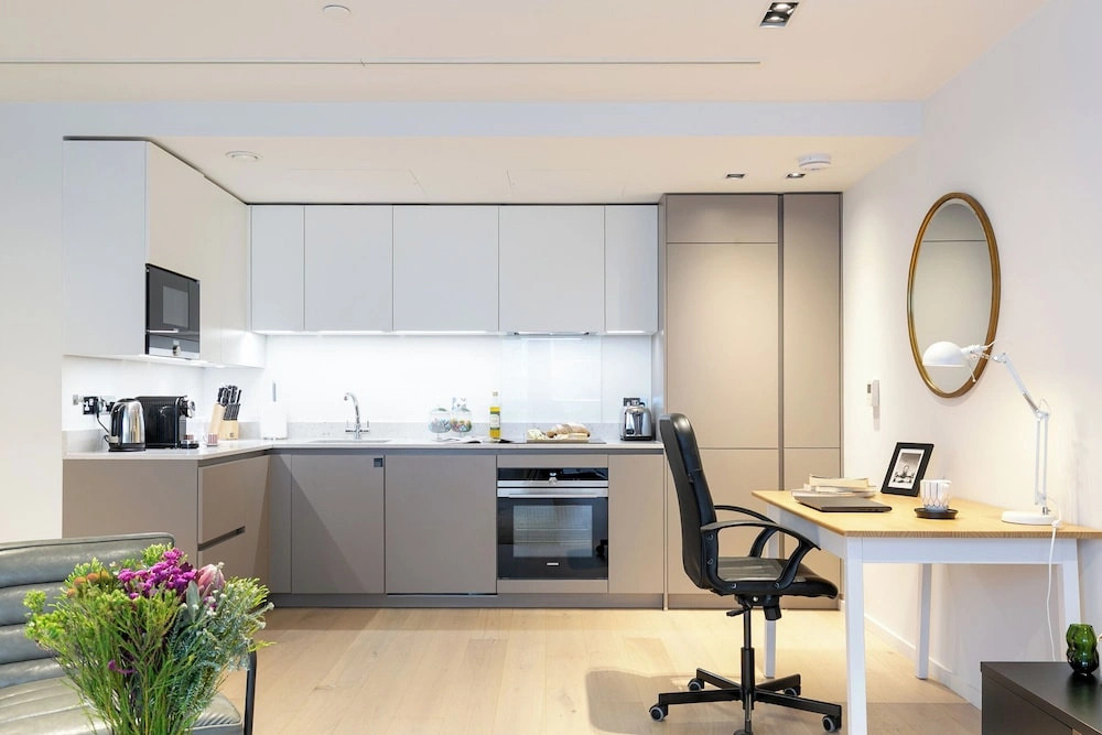 Urban Chic - Aird House