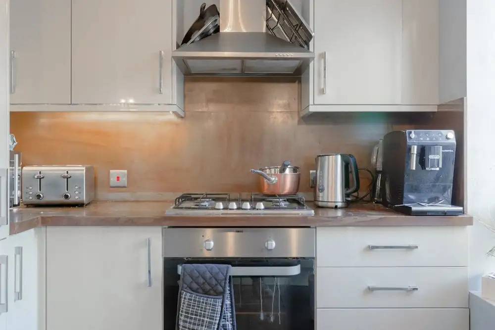 Modern 1 Bedroom Apartment in Central Location