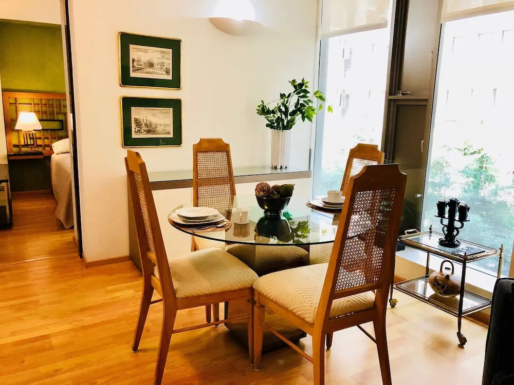 Boutique Apartment Downtown 1 H