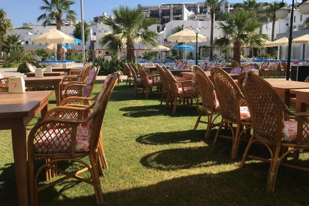 Nagi Beach Hotel