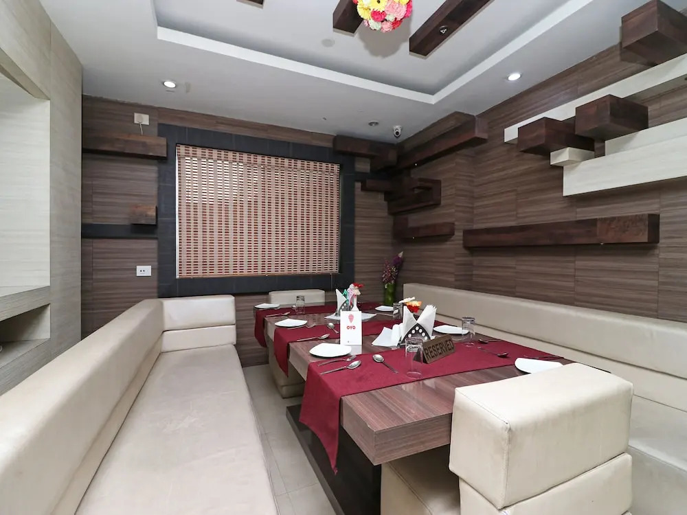 OYO Flagship 14647 Hotel Grand Majesty