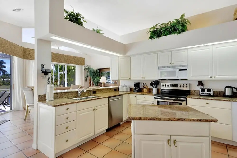 Colonial Home #12972