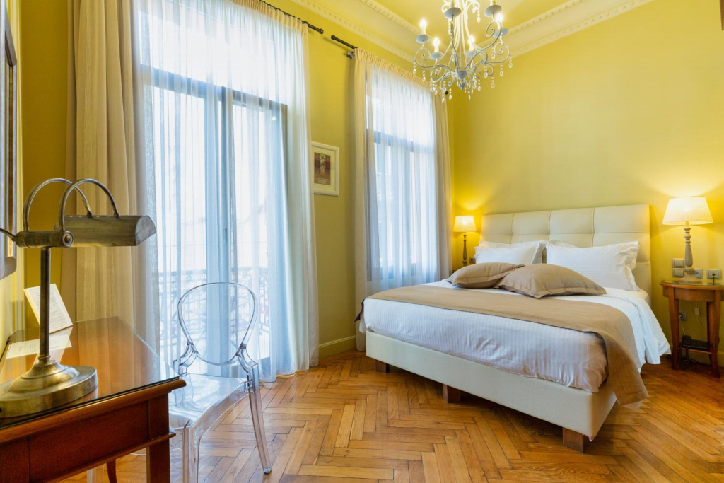 Sweet Home Hotel