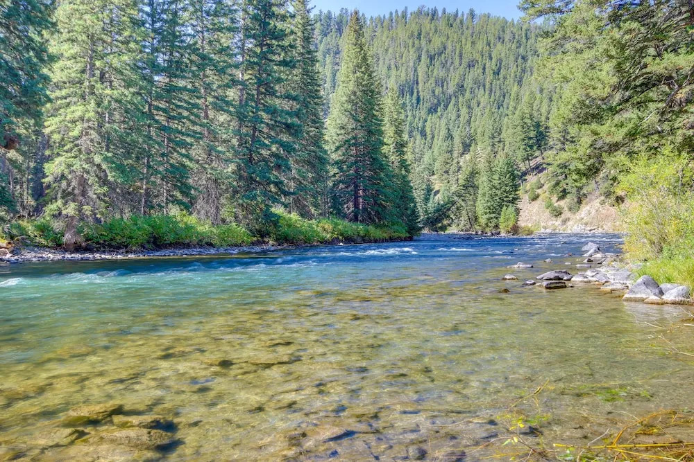 Modern Riverfront Home: 6 Mi to Big Sky Town!