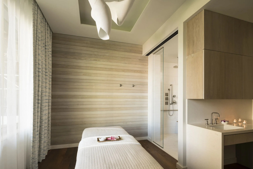 The Ritz-Carlton Residences, Waikiki Beach Hotel
