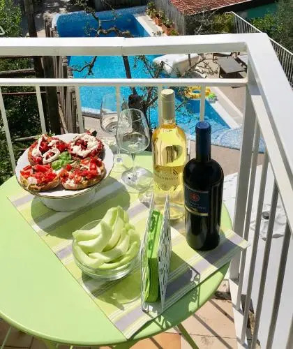 Villa Sorrento Flats
