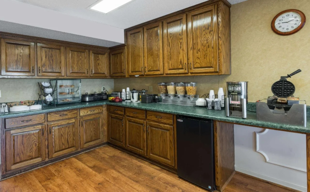 Baymont Inn and Suites - Greenville/I-65